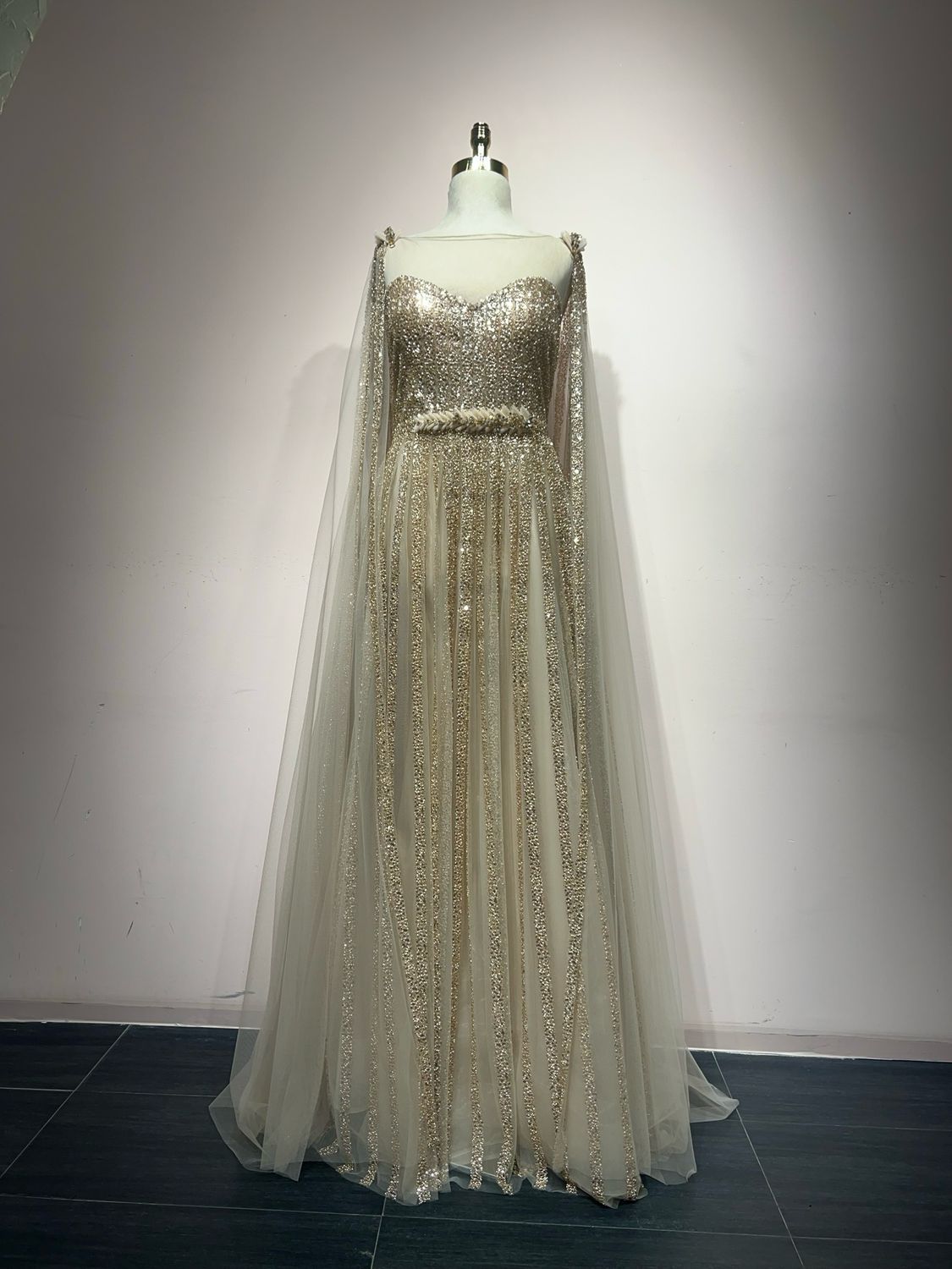 Vestido largo GOLD Talla: 48