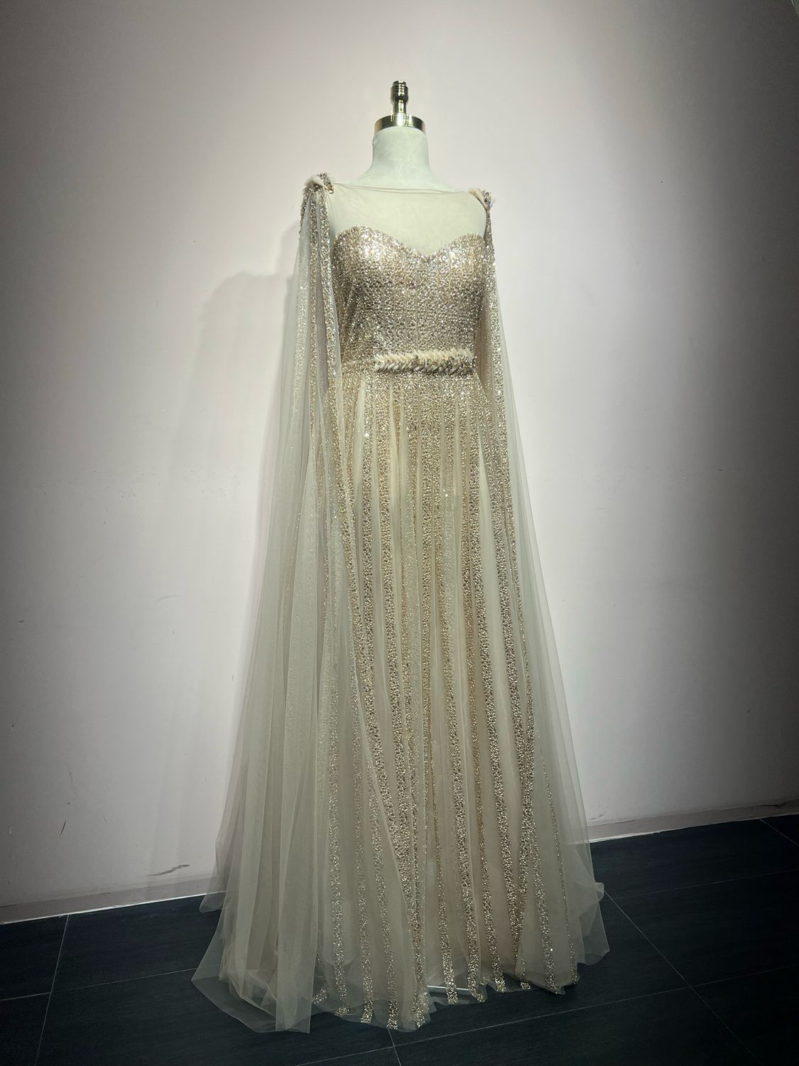 Vestido largo GOLD Talla: 48