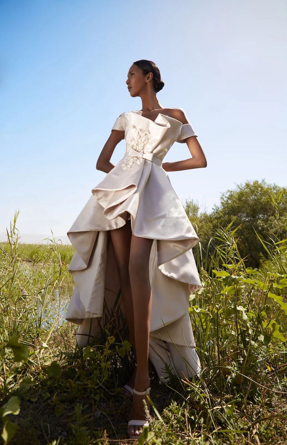 Vestido corto beige talla 40/8