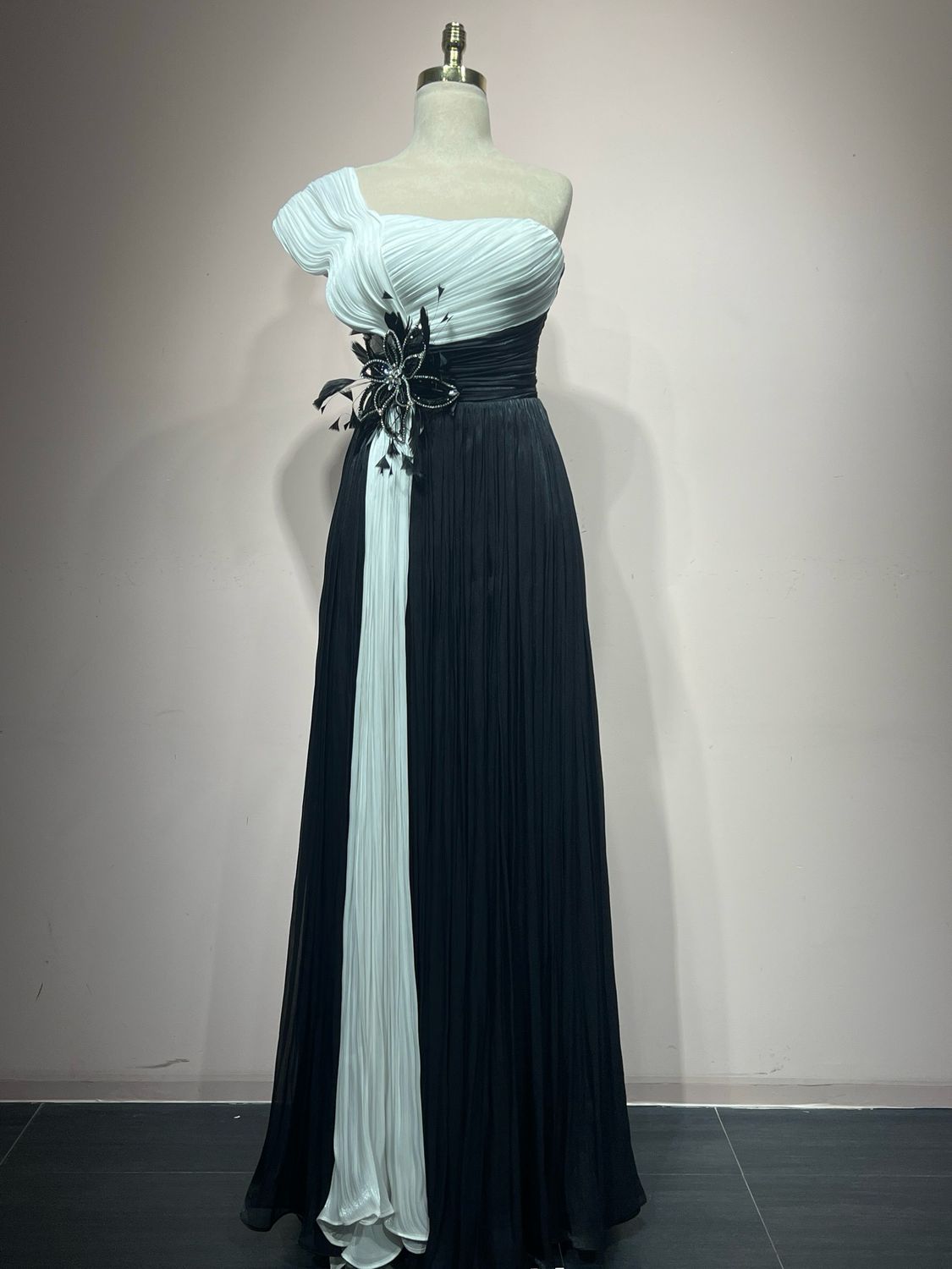 Vestido Largo Color Black/White Talla 40 Vestido Largo Color Black/White Talla 40