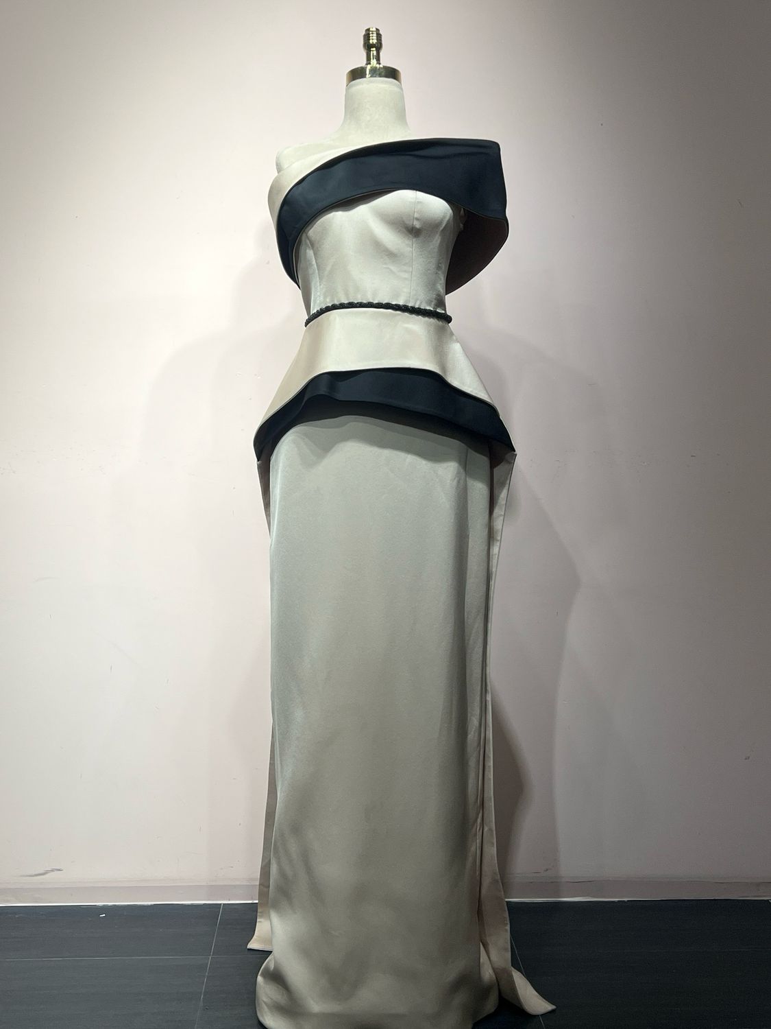 Vestido Largo Color Beige/black Talla 42 Vestido Largo Color Beige/black Talla 42