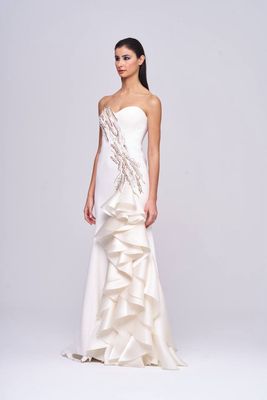 Vestido largo crema talla:46 Vestido largo crema talla:46