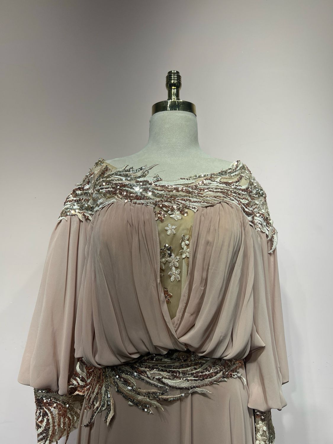 Vestido Largo Color Beige Talla 46 Vestido Largo Color Beige Talla 46