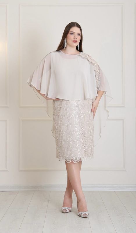 Vestido corto - Beige - talla 46