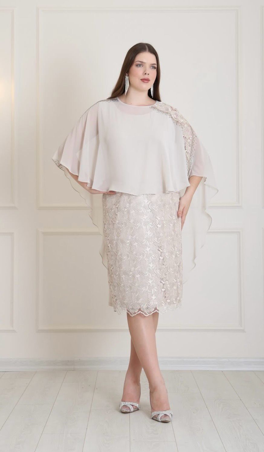 Vestido corto - Beige - talla 46