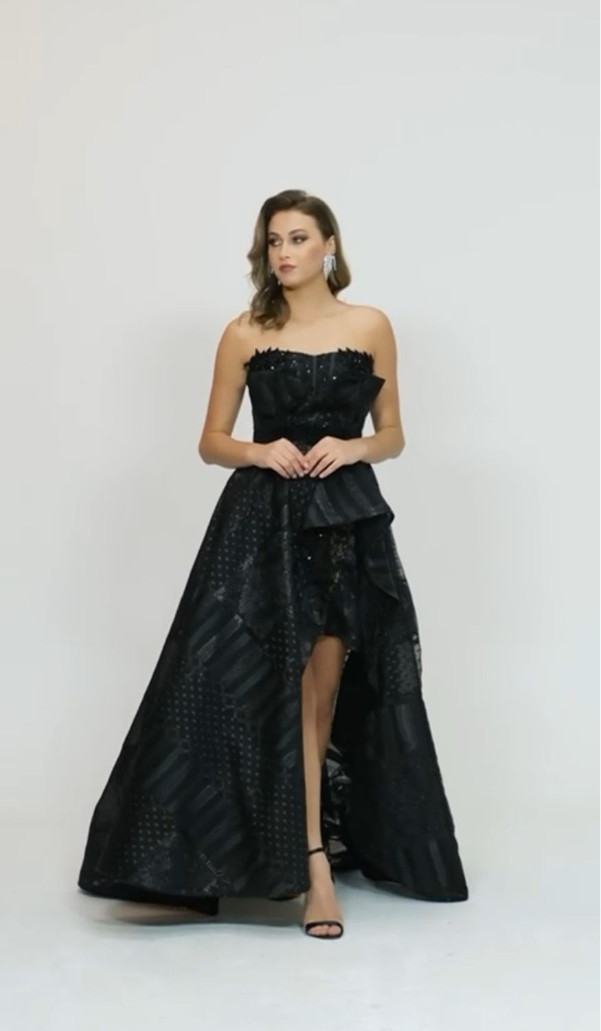 Vestido largo corte A, color negro. Talla M