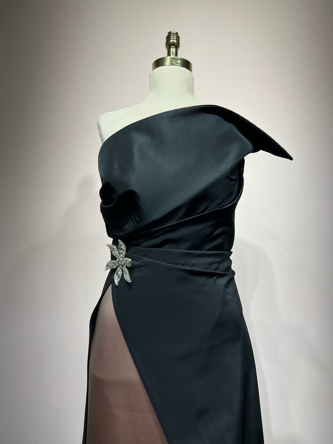 Vestido largo BLACK AND ROSE Talla: 44 Vestido largo BLACK AND ROSE Talla: 44