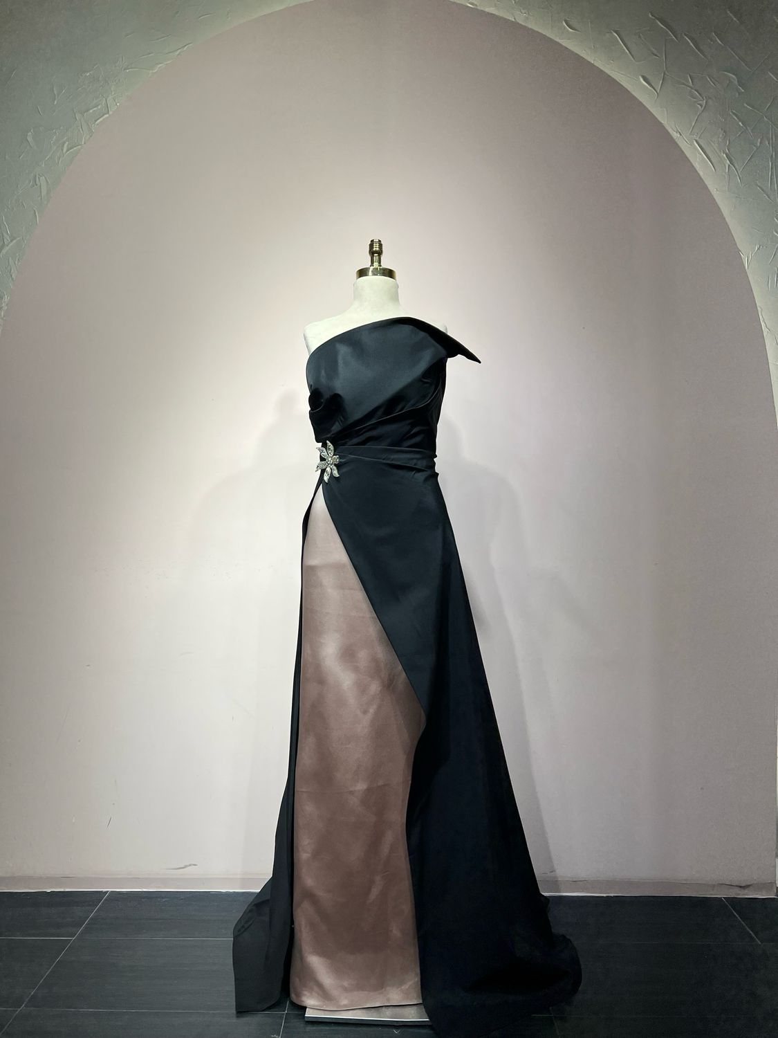 Vestido largo BLACK AND ROSE Talla: 44 Vestido largo BLACK AND ROSE Talla: 44