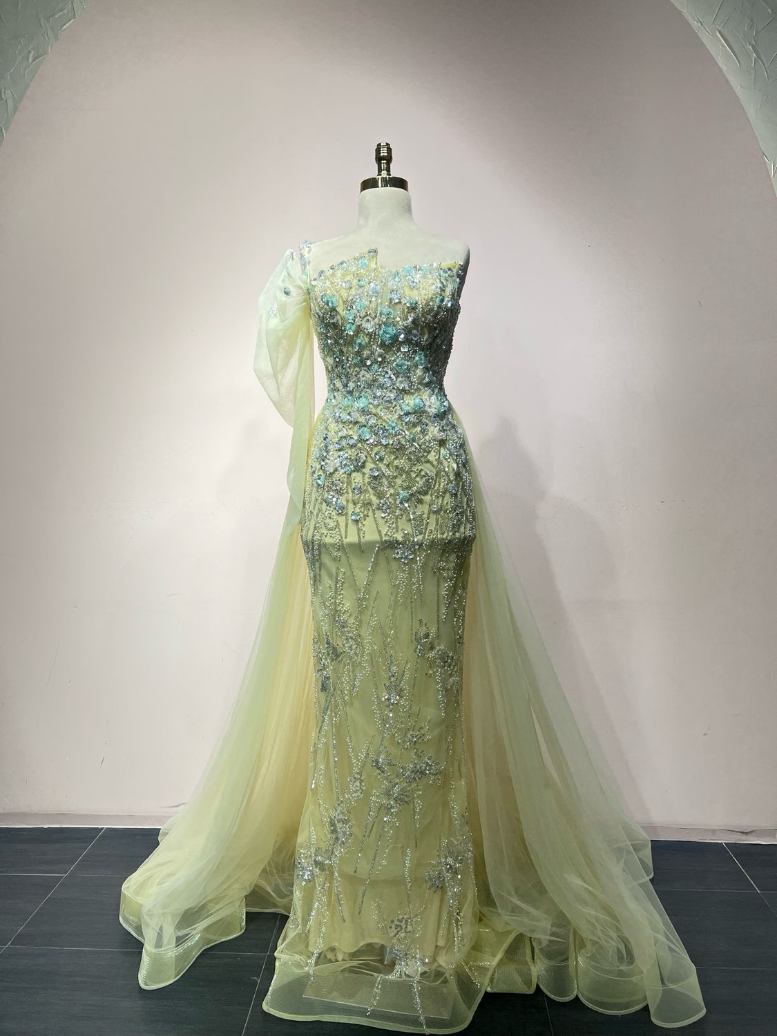 Vestido largo AMARILLO Talla: 10