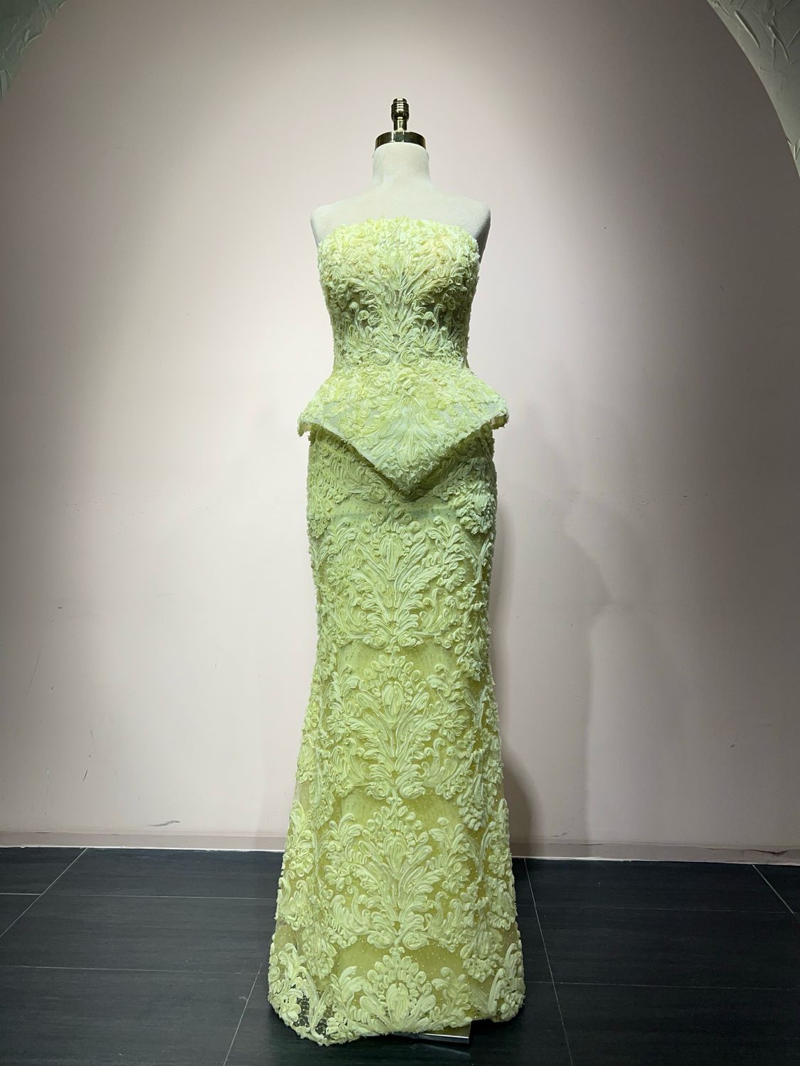 Vestido largo PALE YELLOW Talla: 40 Vestido largo PALE YELLOW Talla: 40