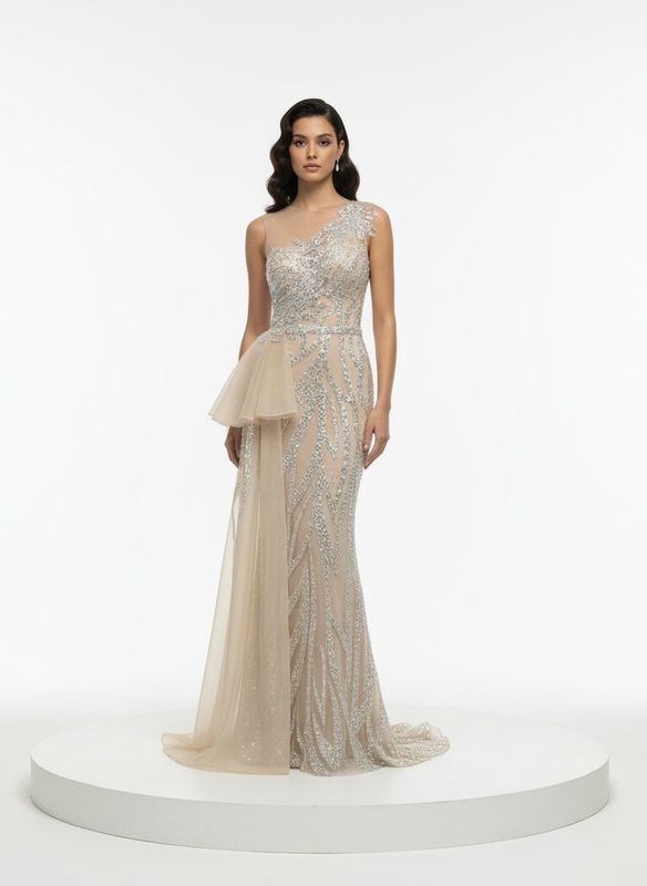 Vestido largo, color crema. Talla S