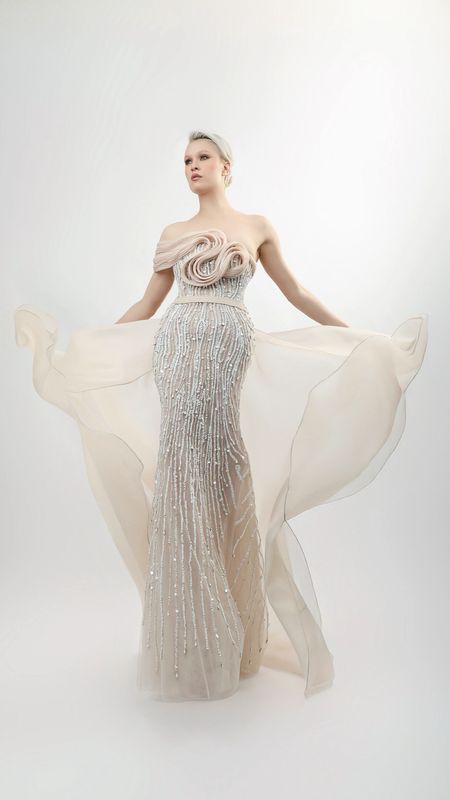 COUTURE LINES REFINED