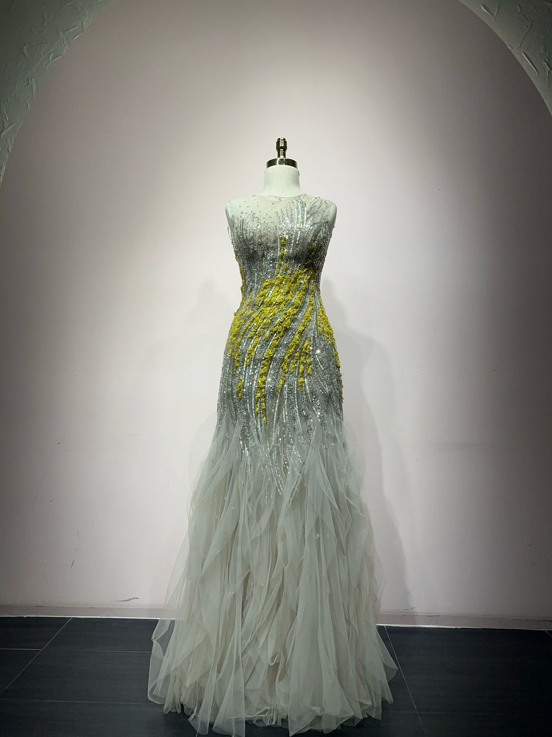 SIGNATURE FEMININITY