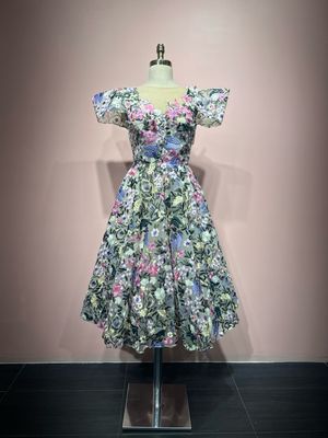 Vestido corto multicolor talla 40 Vestido corto multicolor talla 40