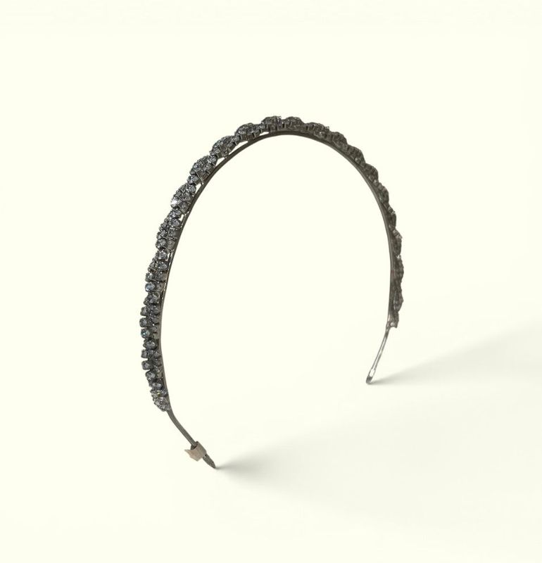 Vincha de una linea black silver con cristales