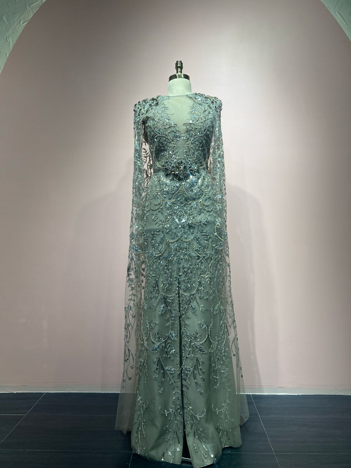 VESTIDO LARGO 	COLOR	DORADO	GOLD	DE	TALLA:	46	EU	/	14	US