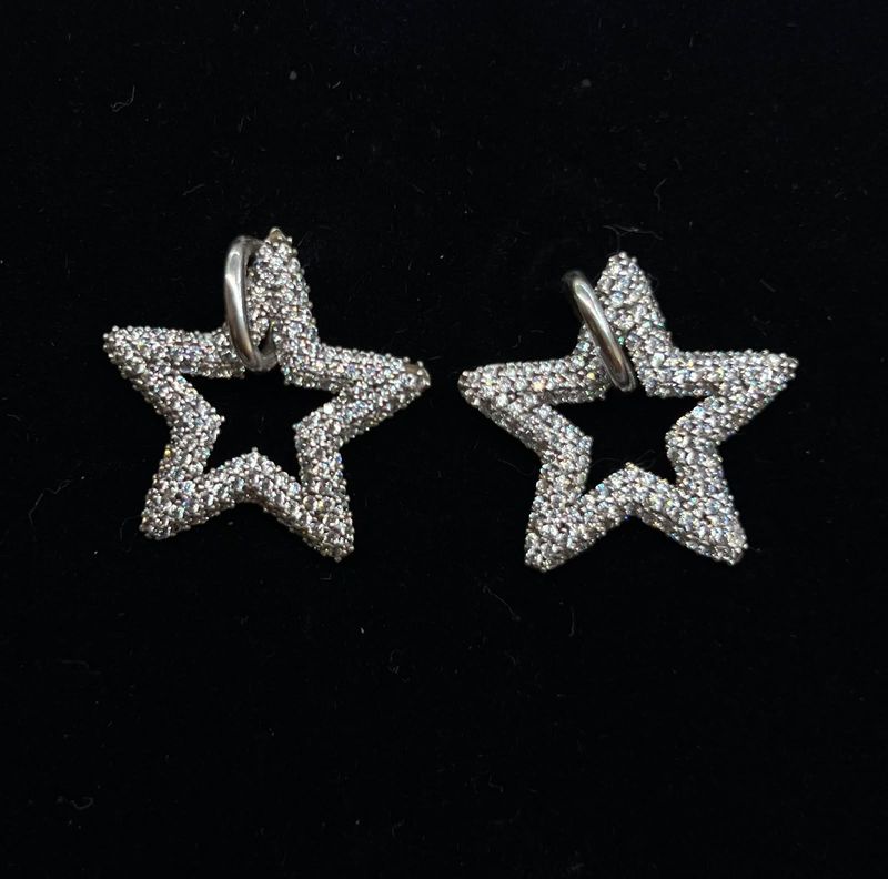 Aretes de estrella con brillantes