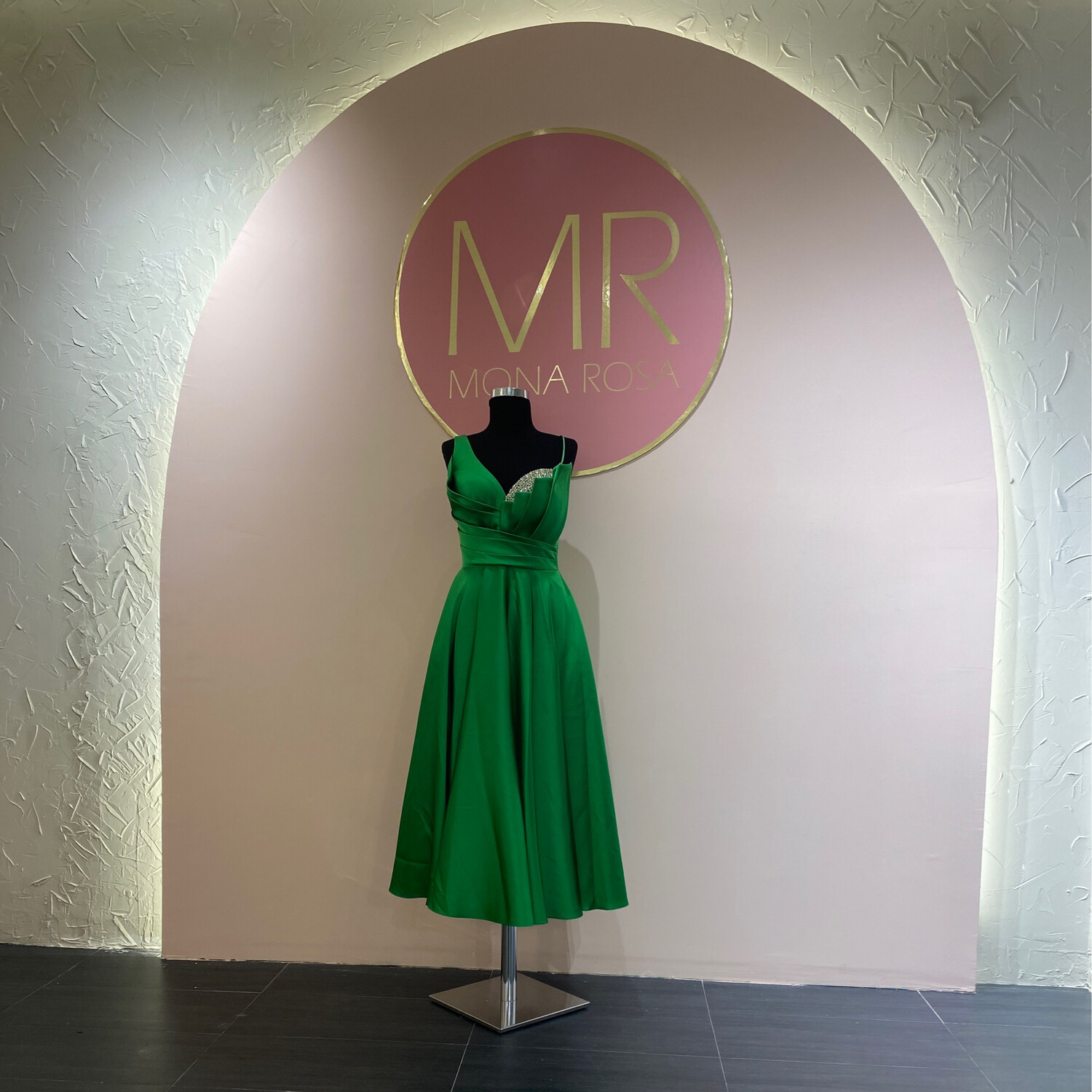 Green grass,	midi dress.