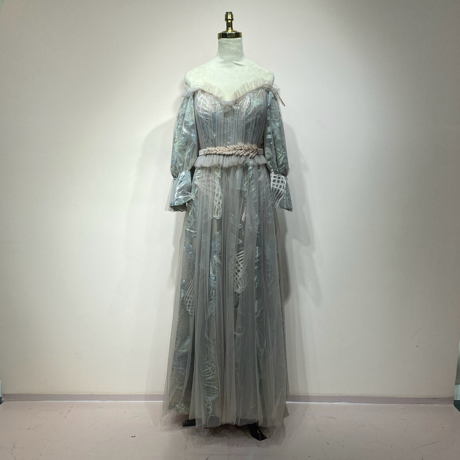 Long dress in	Gray pink,	size 	48