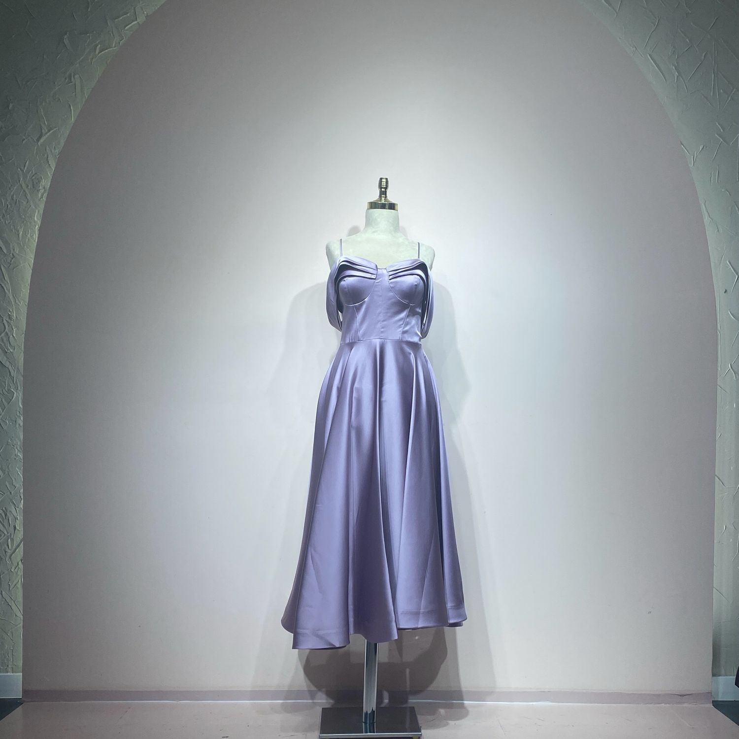 Lilac,	midi dress.
