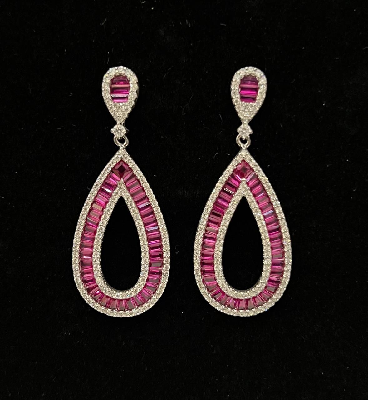 Aretes colgantes en forma de gota -  fuccisa