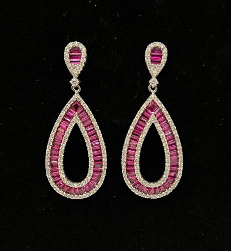 Aretes colgantes en forma de gota -  fuccisa