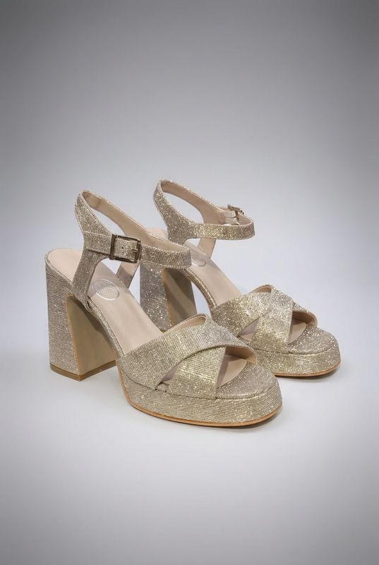 GOLDEN MEDIUM PLATFORM