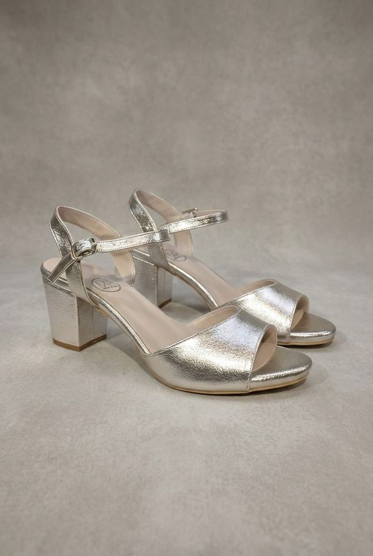 SILVER LOW HEEL