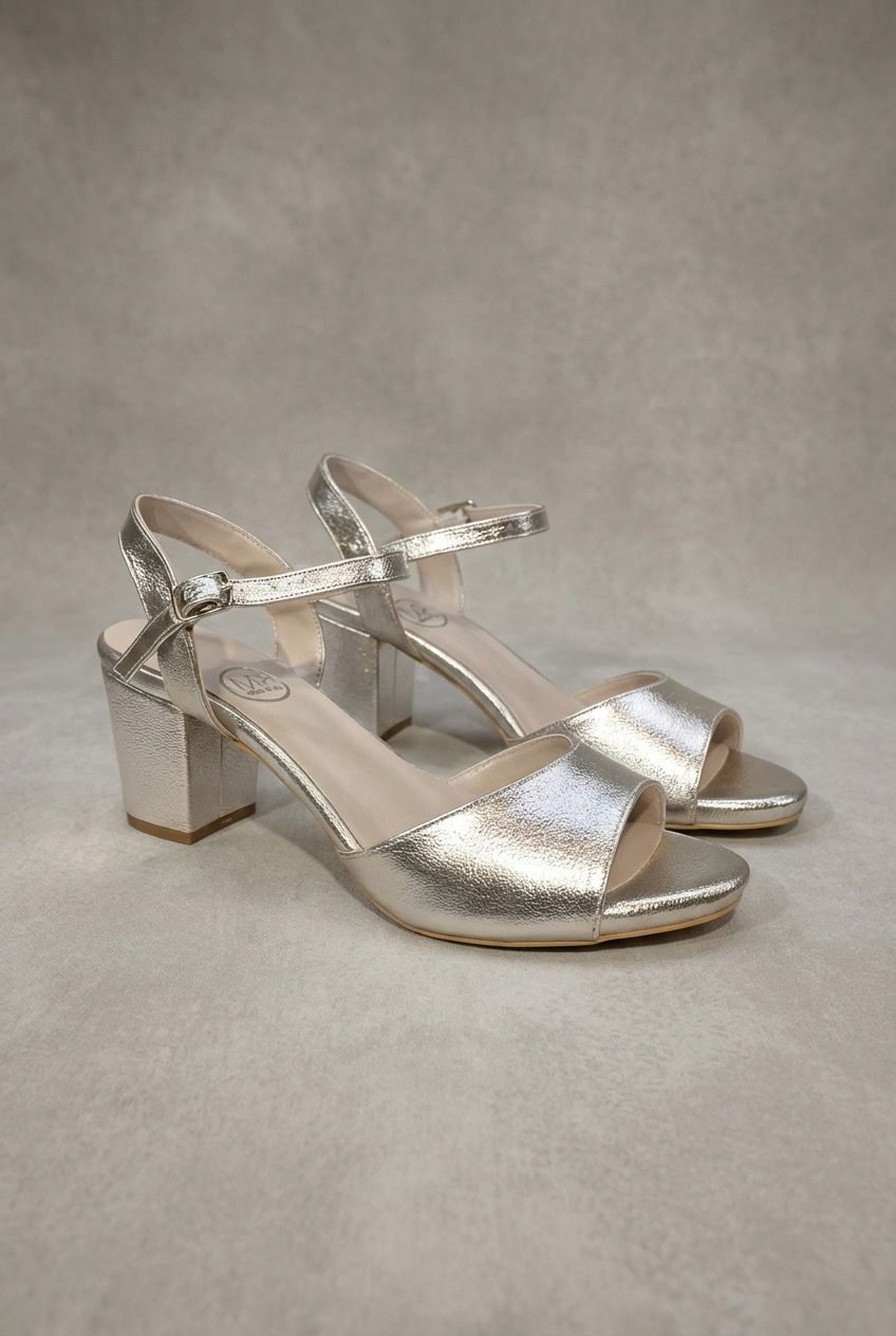 SILVER LOW HEEL