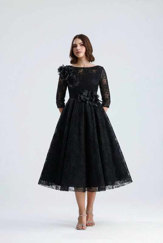 NOIR PETAL LACE