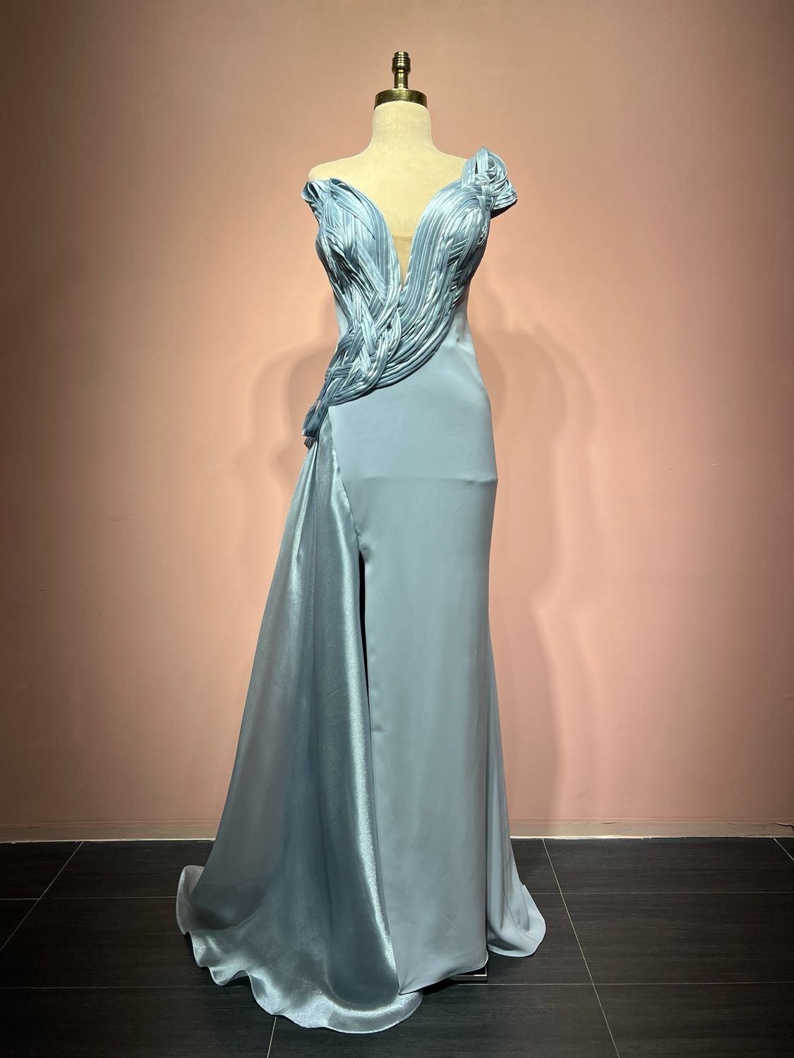 DUSTY BLUE