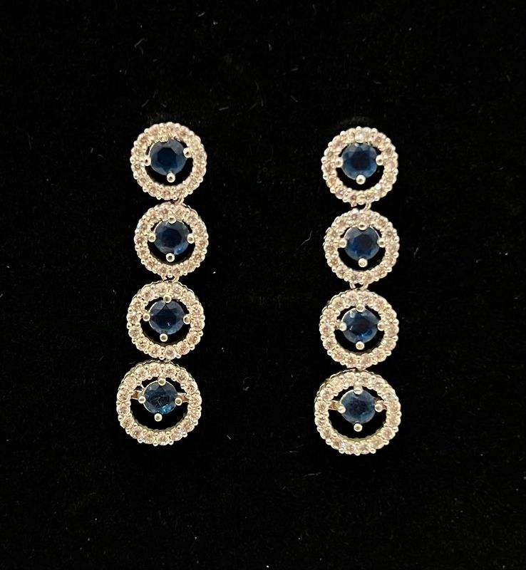 Aretes silver de circulos con cristales y piedras azules