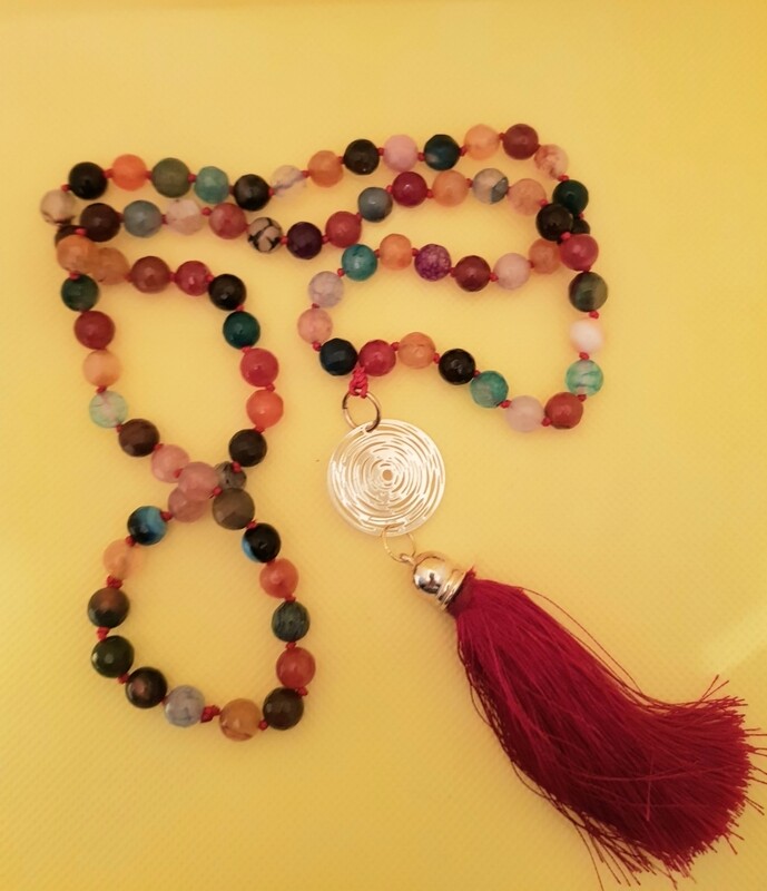 Collar de piedras agatas multicolor colgante