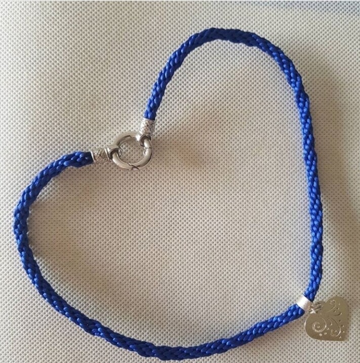 collar azul rey  tejido hilo personalizado el nombre 