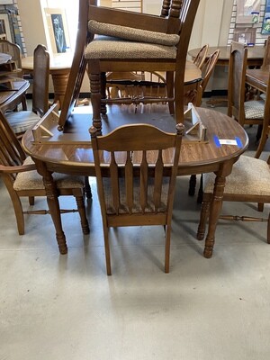 CLEARANCE NICE OVAL DINING TABLE W/6 CHAIRS