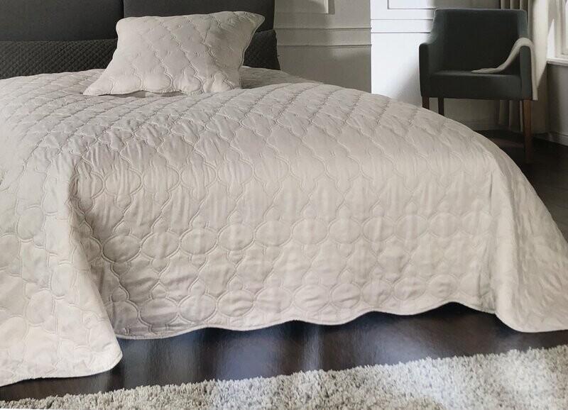 ​TAGESDECKE   230 cm X 250 cm