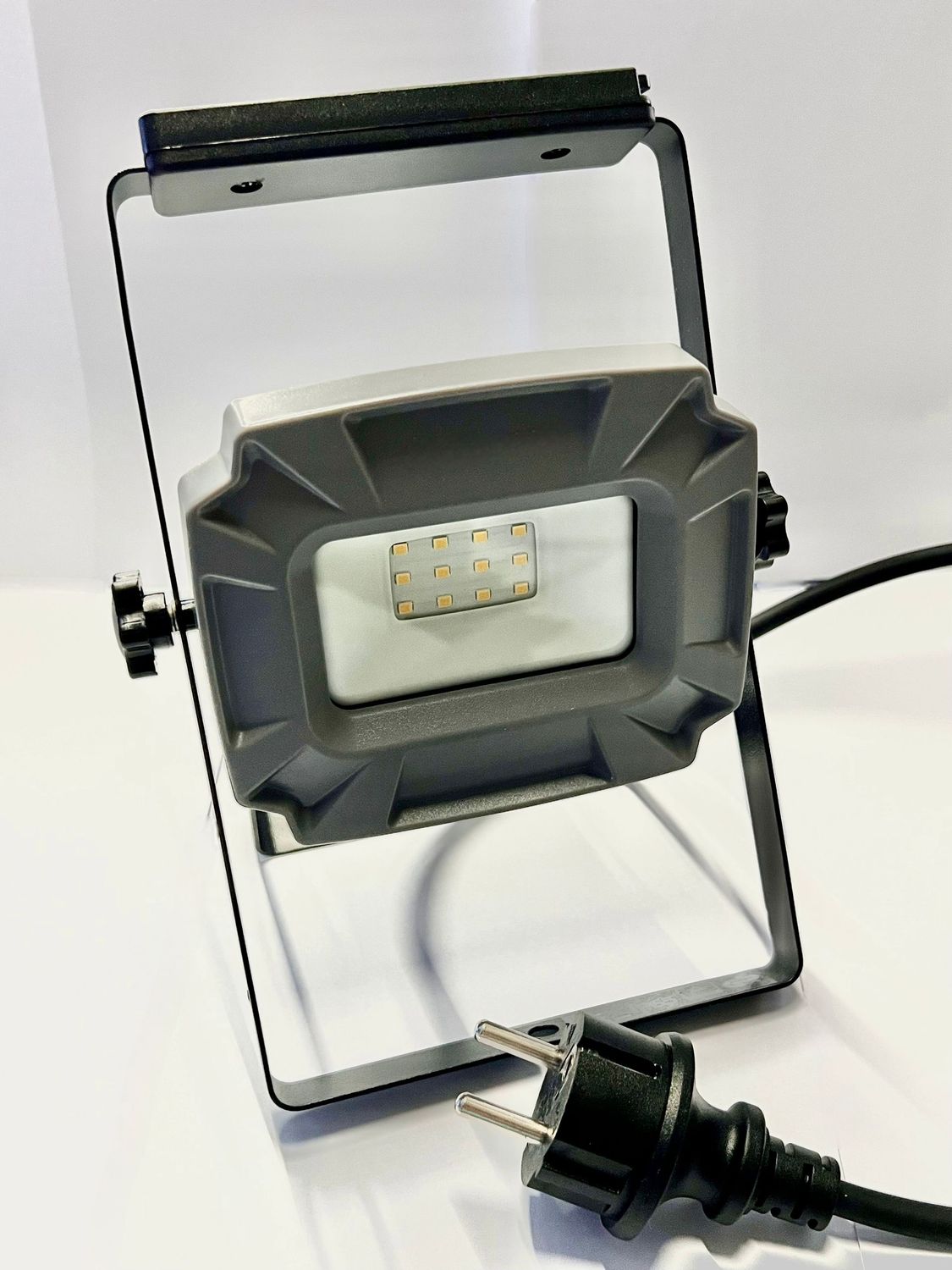 LED POWER ARBEITSSTRAHLER 1150 Lumen LED POWER ARBEITSSTRAHLER 1150 Lumen