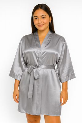 Bata de Satín Gris para Novia y Damas de Honor