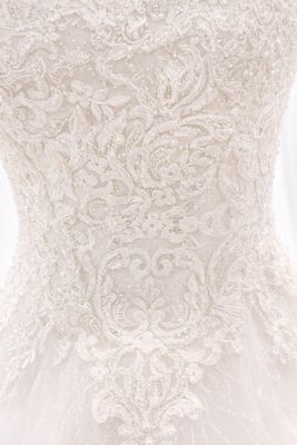 Vestido de Novia Corte A con Escote Corazón y Falda con Escarcha en Ondas