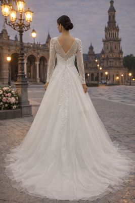 Vestido de Novia Blanco Corte A con Transparencia Superior y Bordado de Cristales