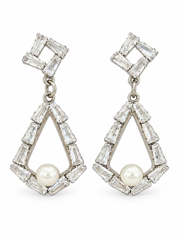 TRIANGULAR PEARL EARRINGS