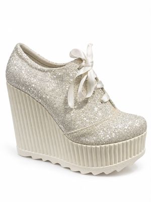 WHITE GLITTER PUMPS