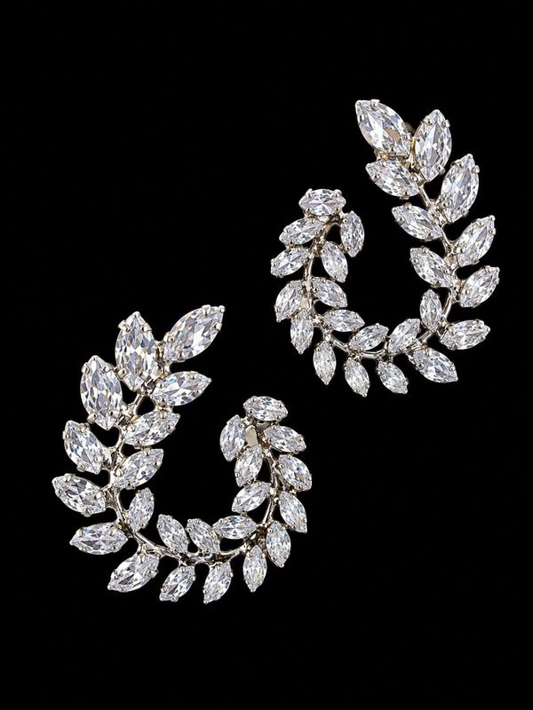 Aretes en Forma de Espiral con Cristales