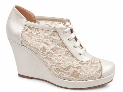 LACE ROMANCE