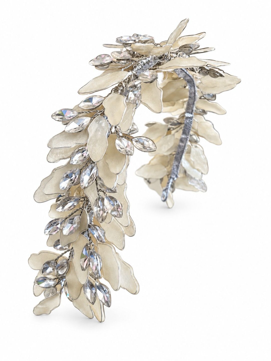 PEARL WHITE FLORAL HEADPIECE