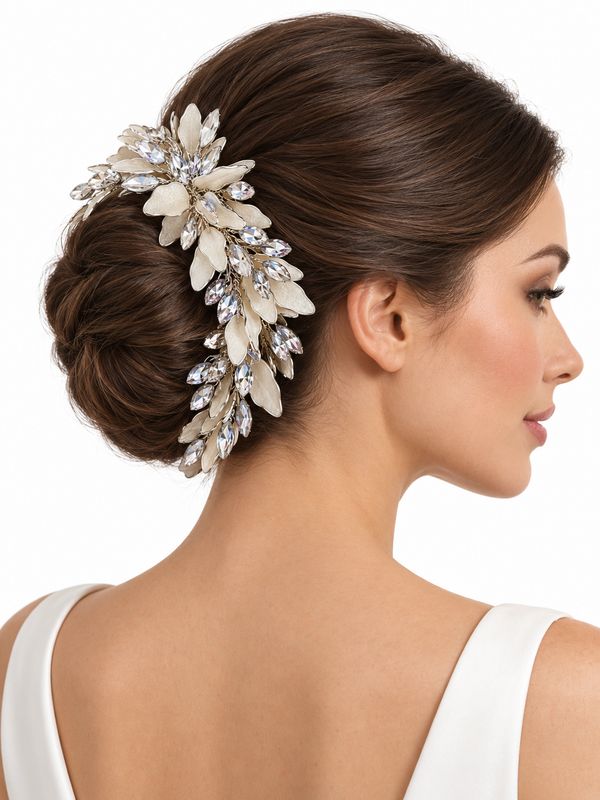 PEARL WHITE FLORAL HEADPIECE