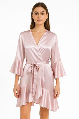 Bata de Seda Blush con Vuelos para Novia y Damas de Honor