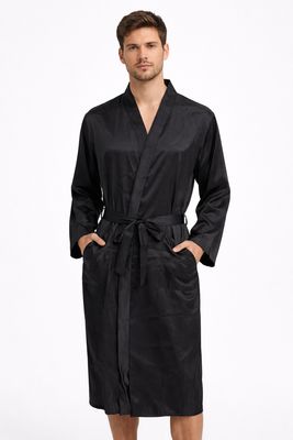 Bata de Seda Negra para Hombre