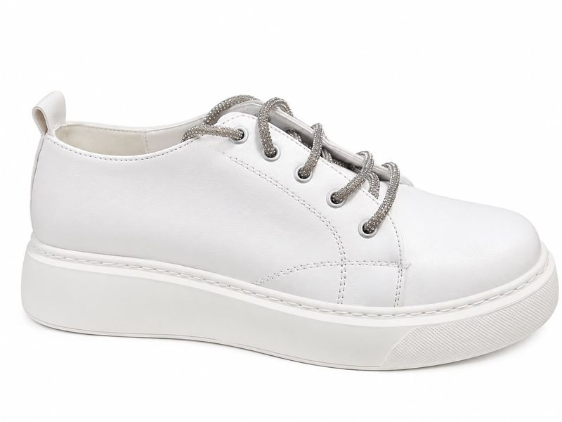 WHITE PLAIN