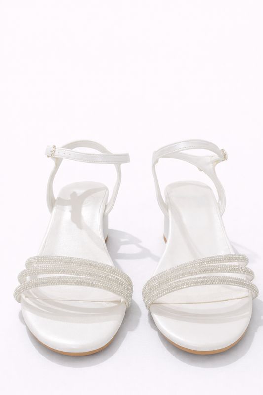 Sandalias Blancas con Tiras de Cristales y Tacón Bajo Cuadrado